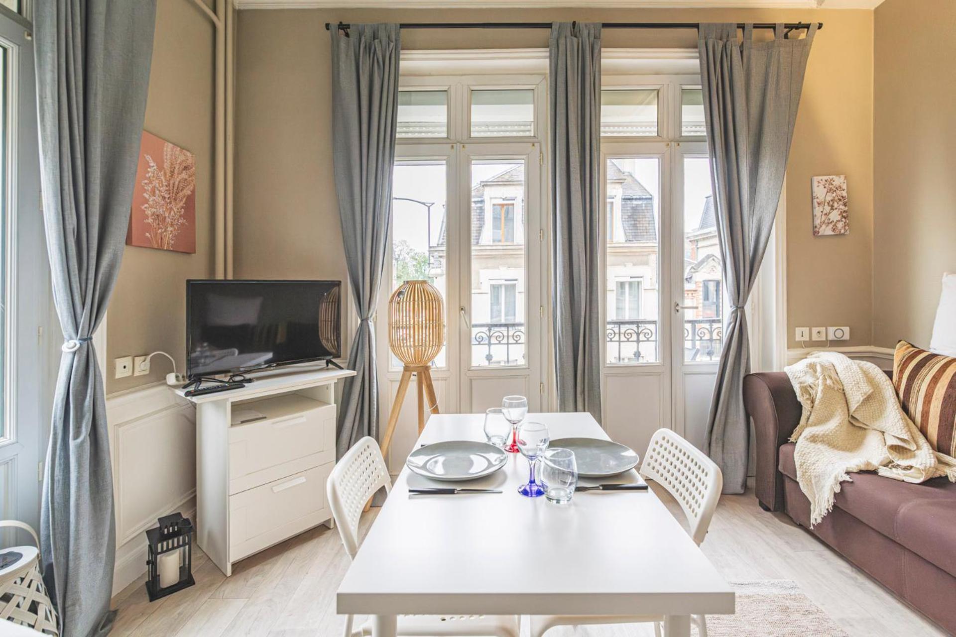 Taittinger 511 Apartment Reims Bagian luar foto